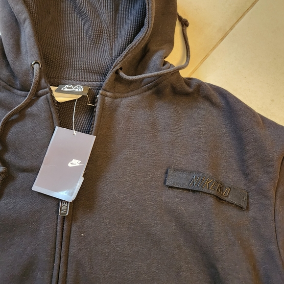 Nike 6.0 SB black hoodie men's hooded zip front sweatshirt. L large. New. - Picture 2 of 2